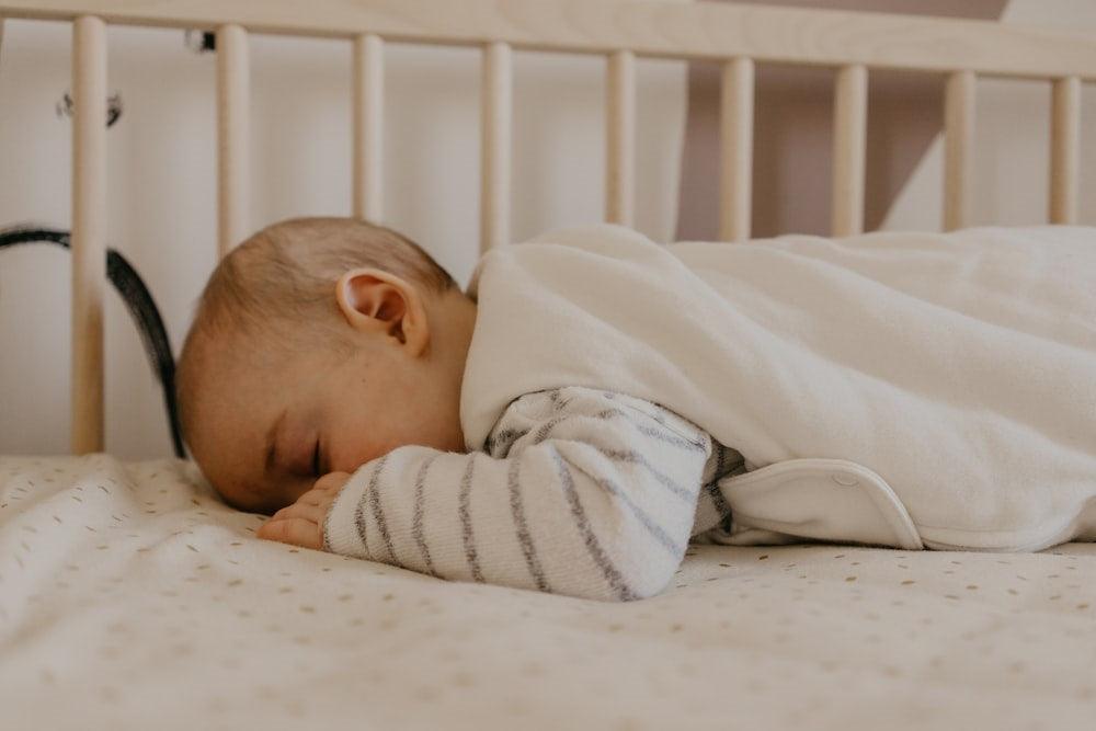 Sleep soundly: A guide to baby sleep safety for worried parents - Grateful Babies - Rockstar Mommies